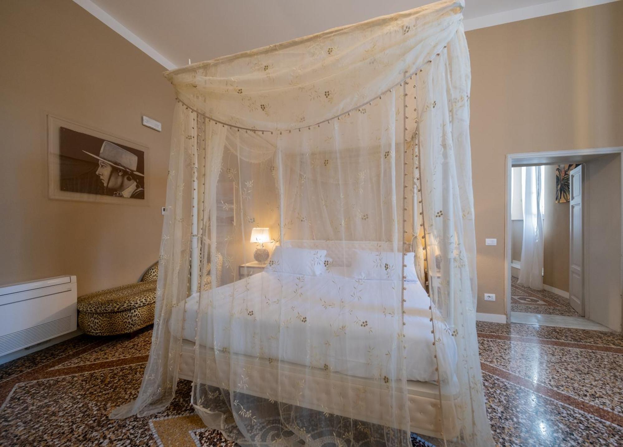 Lungarno Buozzi 7 Apartamento