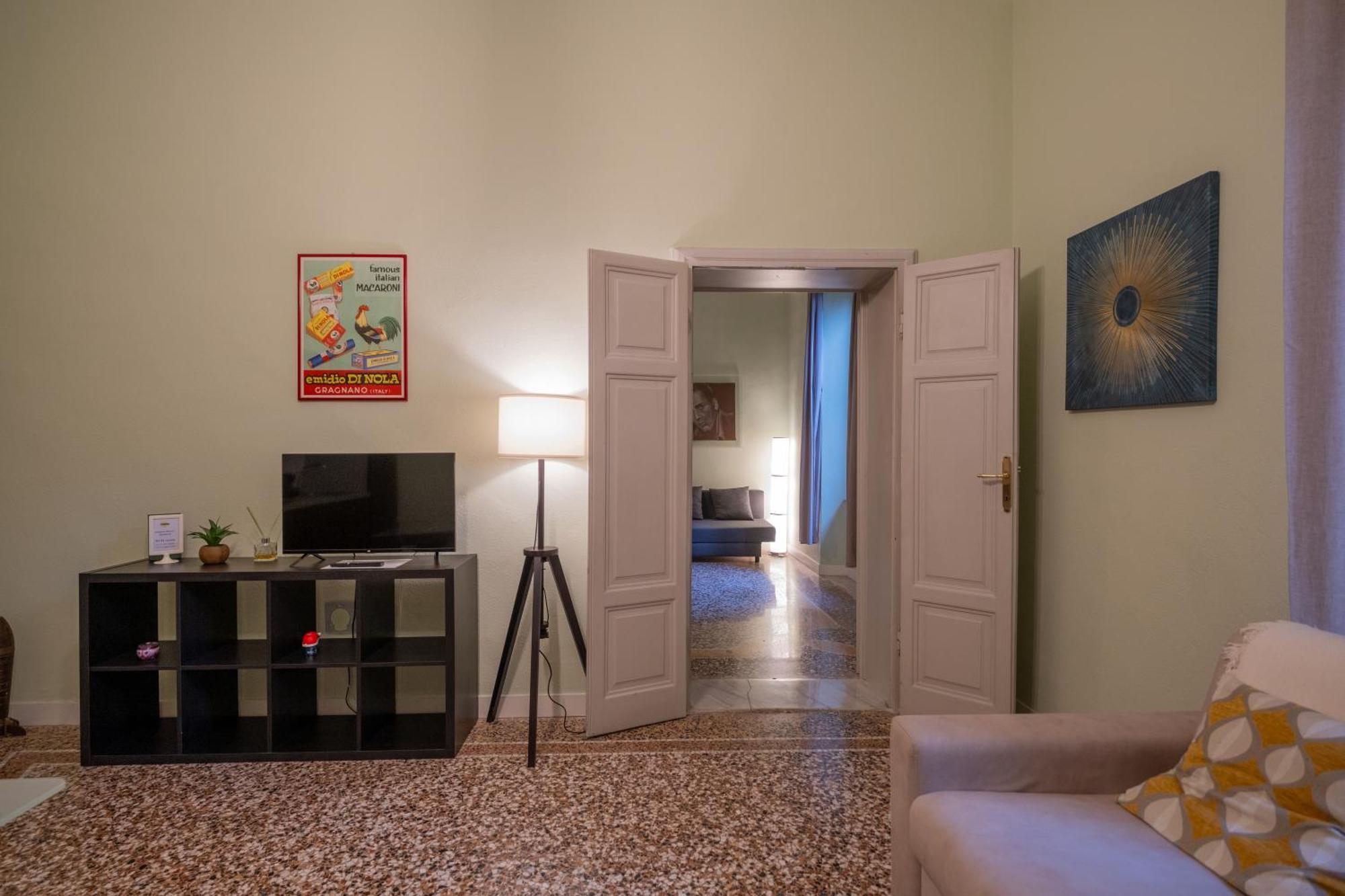Lungarno Buozzi 7 Apartamento *